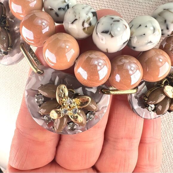 Anthropologie Anne Floral Botanical Themed Bib Necklace 18 inch NWT - Picture 2 of 5